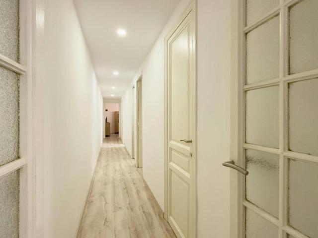 Apartamentos 4 Dormitorio Barcelona Barcelona ES100635157