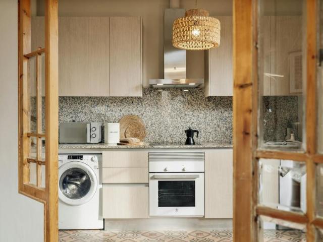 Apartamentos 4 Dormitorio Barcelona Barcelona ES100764615