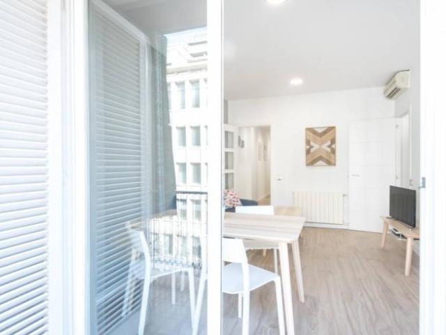 Apartamentos 4 Dormitorio Barcelona Barcelona ES101810384