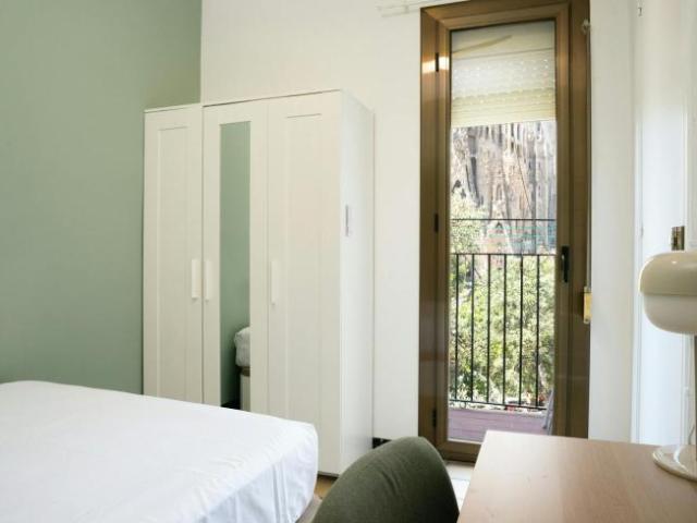 Apartamentos 4 Dormitorio Barcelona Barcelona ES103959550
