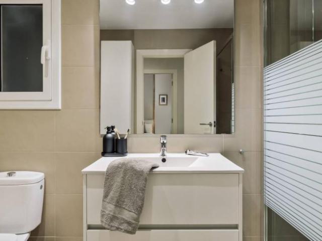 Apartamentos 4 Dormitorio Barcelona Barcelona ES103094665
