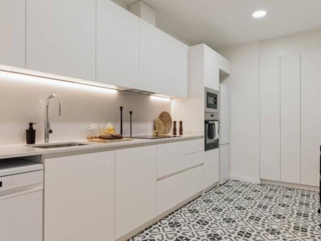 Apartamentos 4 Dormitorio Barcelona Barcelona ES103094202