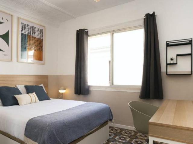 Apartamentos 4 Dormitorio Barcelona Barcelona ES103398922