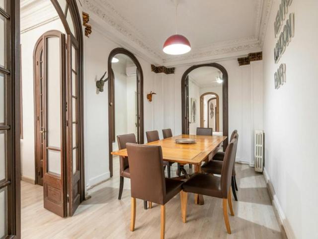 Apartamentos 4 Dormitorio Barcelona Barcelona ES104402544