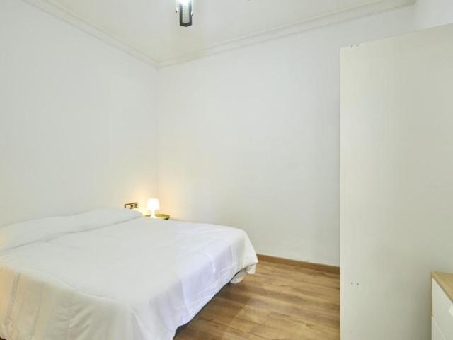 Apartamentos 4 Dormitorio Barcelona Barcelona ES104721191