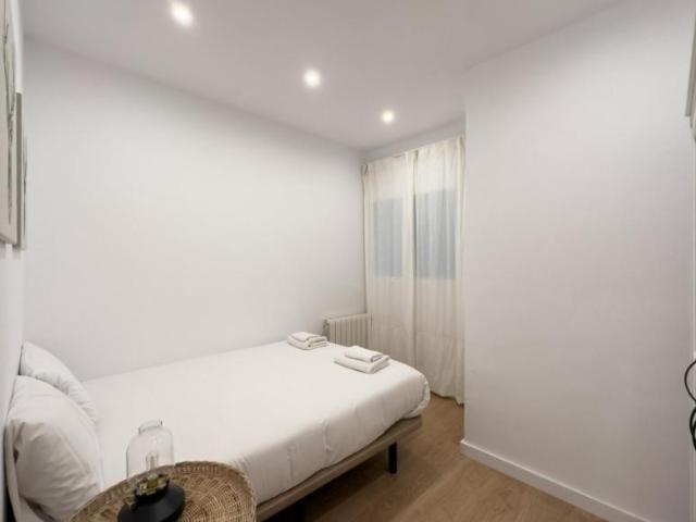 Apartamentos 4 Dormitorio Barcelona Barcelona ES104721202