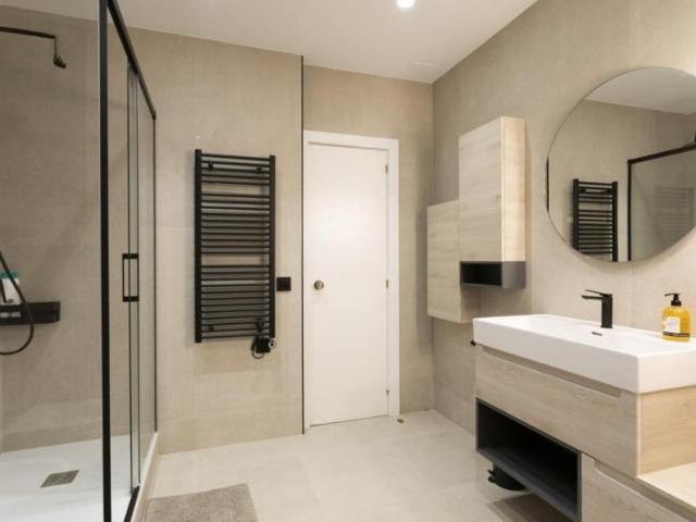 Apartamentos 4 Dormitorio Barcelona Barcelona ES104294124