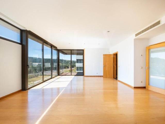 Apartamentos 4 quarto, Coimbra Coimbra DLS101009233