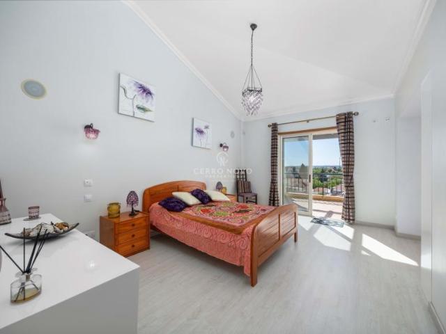 Apartamentos 4 quarto, Guia Algarve DLS101177536