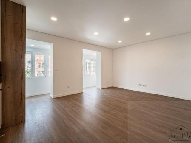 Apartamentos 4 quarto, Lisboa Amadora 2610 DLS101469088