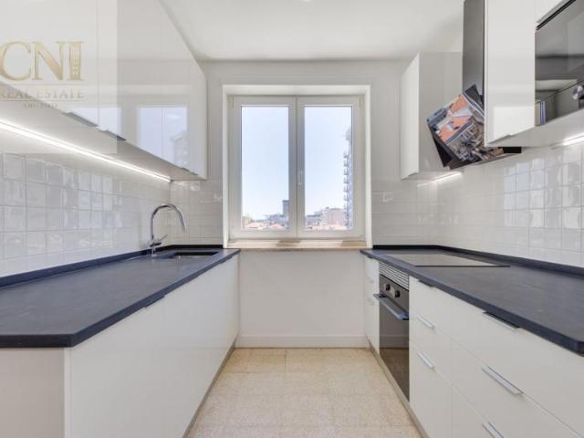 Apartamentos 4 quarto, Lisboa Lisboa 1069 DLS102811796