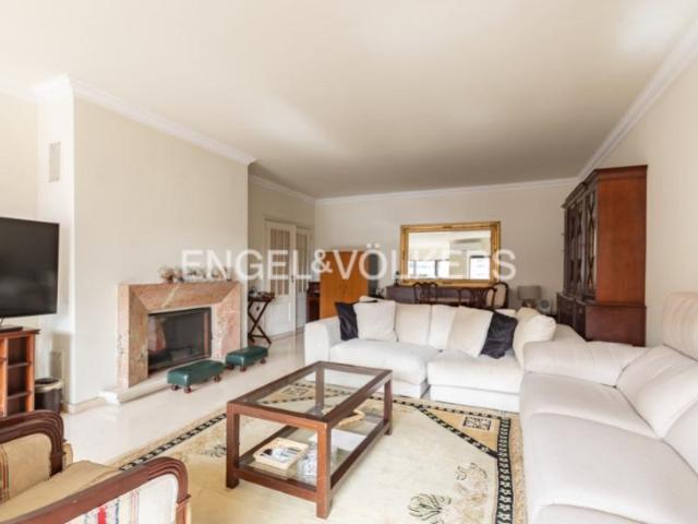 Apartamentos 4 quarto, Lisboa Lisboa DLS99193064