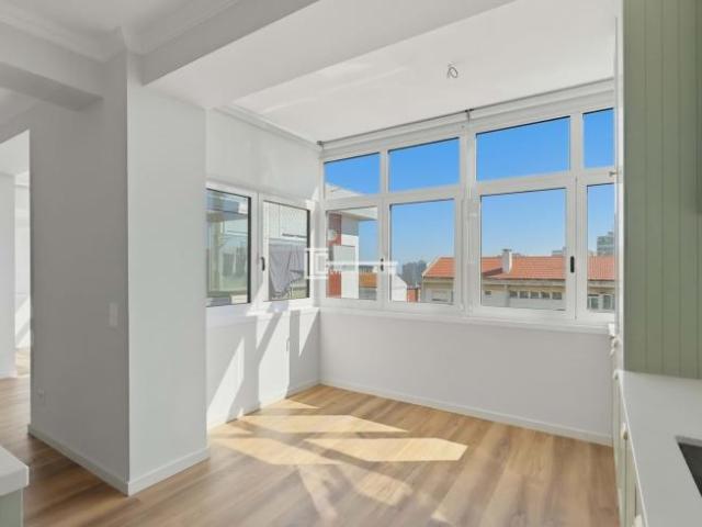 Apartamentos 4 quarto, Lisboa Lisboa DLS100536772