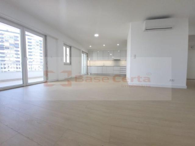Apartamentos 4 quarto, Lisboa Lisboa DLS101114643