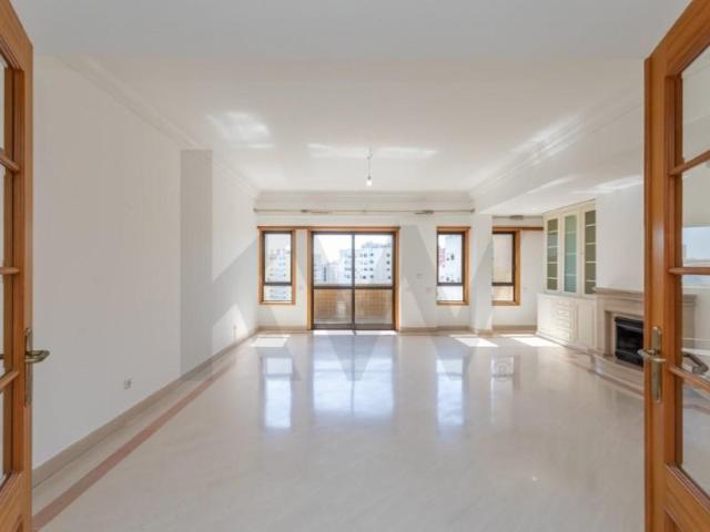 Apartamentos 4 quarto, Lisboa Lisboa DLS102000829