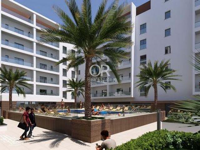 Apartamentos 4 quarto, Praia Praia DLS99985416