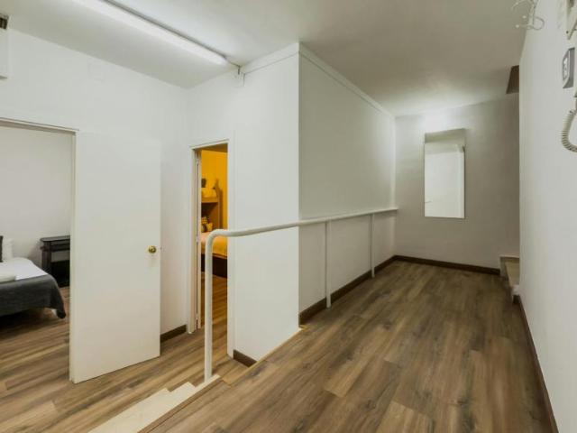 Apartamentos 5 Dormitorio Barcelona Barcelona ES91454874