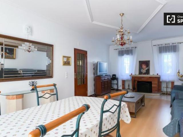 Apartamentos 5 quarto, lisbon lisbon 2780 084 ES101810944