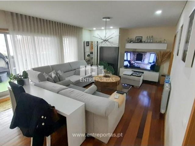 Apartamentos 5 quarto, Póvoa de Varzim Póvoa de Varzim DLS102568807