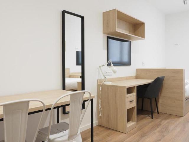 Apartamentos 96 Dormitorio Madrid Madrid ES103301937