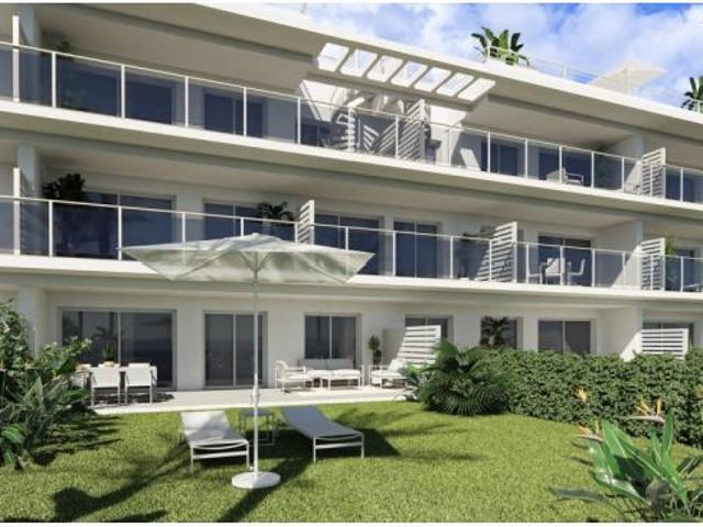 Apartamentos con jardín privado y áticos con solárium en Sierra Cortina, Finestrat