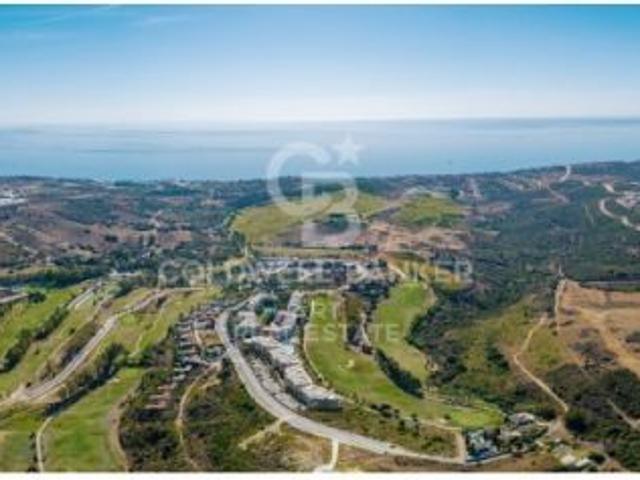 Apartamentos con vistas al campo de golf en Estepona
