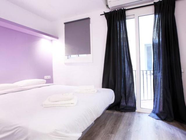 Apartamentos Barcelona Barcelona ES100359277