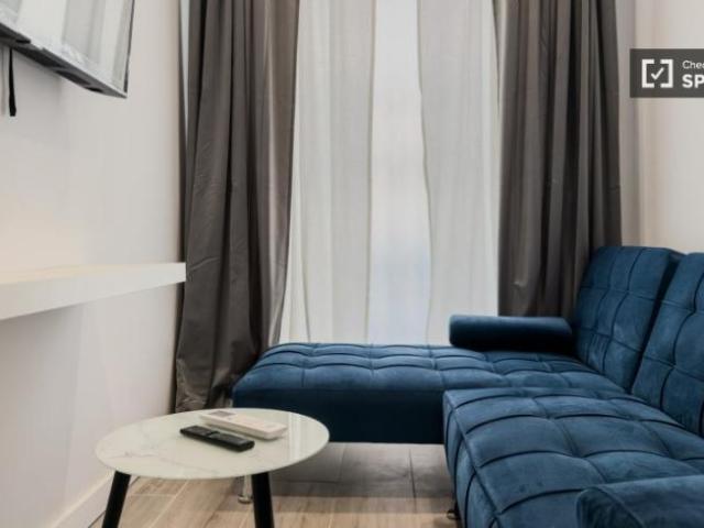 Apartamentos Barcelona Barcelona ES101775975