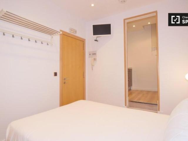Apartamentos Barcelona Barcelona ES101813376