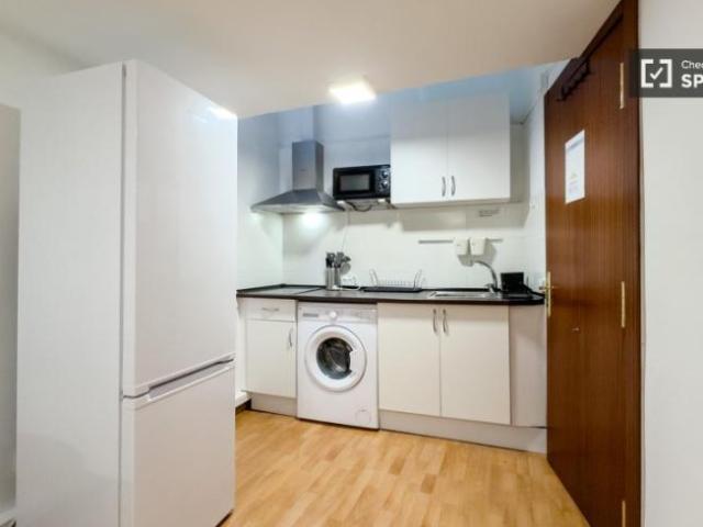 Apartamentos Barcelona Barcelona ES101993639