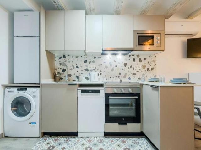 Apartamentos Barcelona Barcelona ES102054714