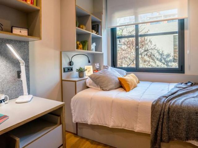 Apartamentos Barcelona Barcelona ES102850824