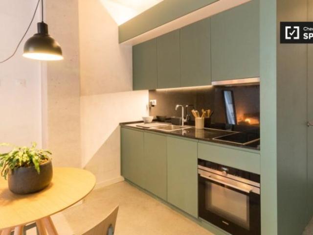 Apartamentos Barcelona Barcelona ES102853157
