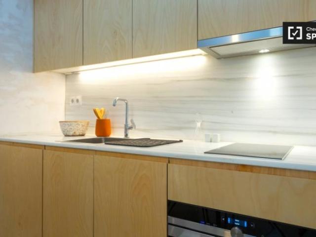 Apartamentos Barcelona Barcelona ES102853498