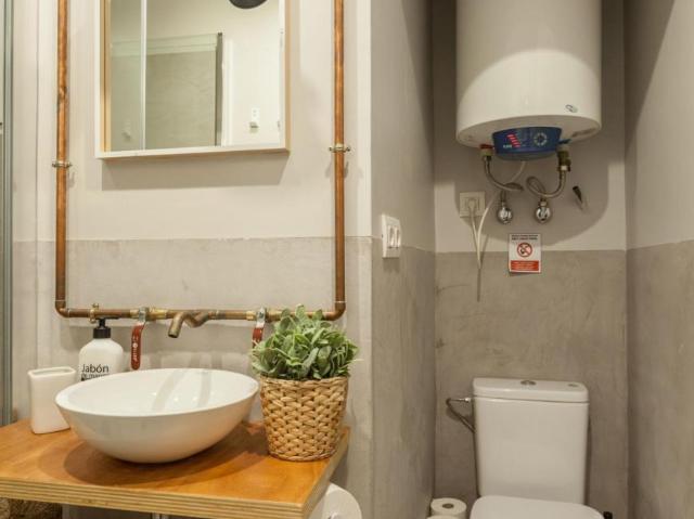 Apartamentos Barcelona Barcelona ES103285373