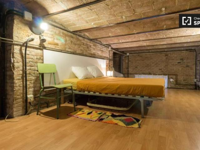 Apartamentos Barcelona Barcelona ES103340659