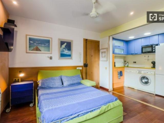 Apartamentos Barcelona Barcelona ES103490424