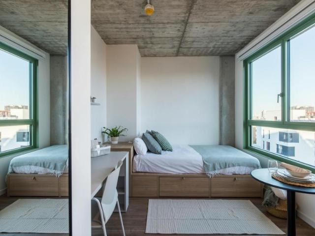 Apartamentos Barcelona Barcelona ES103653875