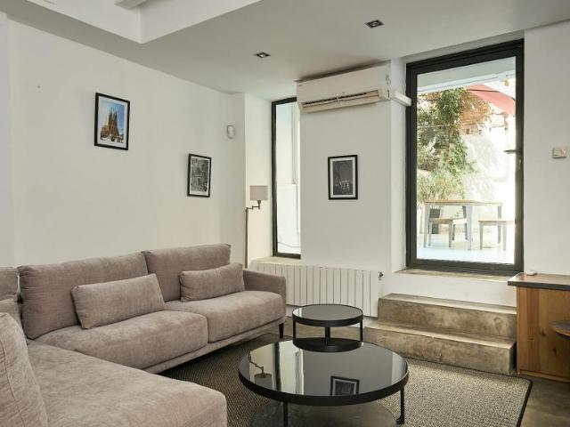 Apartamentos Barcelona Barcelona ES104183077