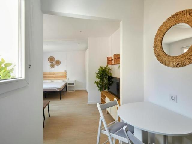 Apartamentos Barcelona Barcelona ES104364427