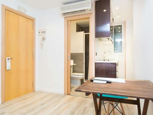 Apartamentos Barcelona Barcelona ES104364953