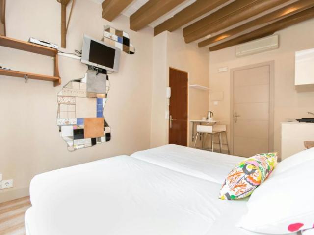 Apartamentos Barcelona Barcelona ES104472335