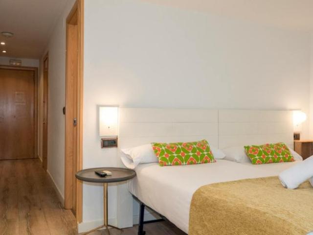 Apartamentos Barcelona Barcelona ES104402599