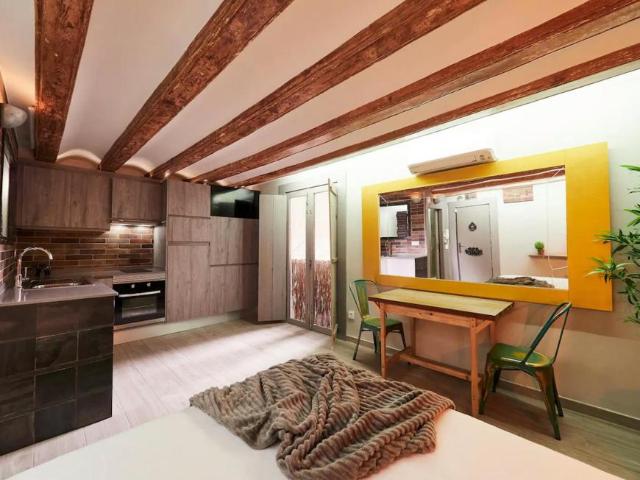 Apartamentos Barcelona Barcelona ES104402538