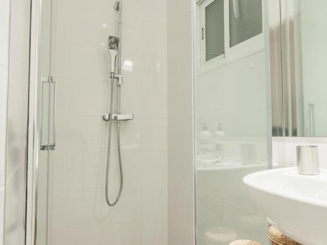 Apartamentos Barcelona Barcelona ES104508325