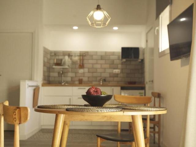Apartamentos Barcelona Barcelona ES104931361