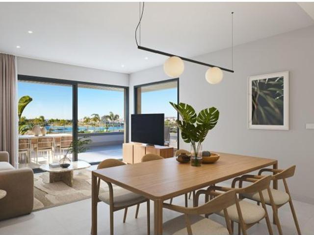 Apartamentos de lujo de nueva construcción en venta en el complejo Santa Rosalia Lake and Life Resor