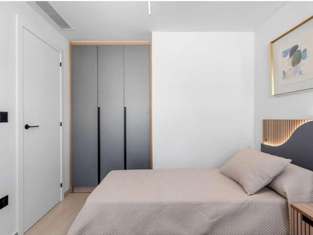 Apartamentos de nueva construcción con licencia turística y vistas a la laguna en El Raso, Guardamar