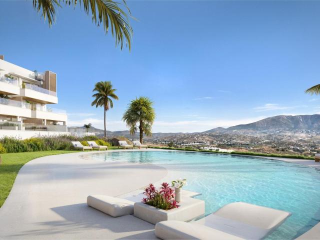 Apartamentos de nueva construcción frente al campo de golf con vistas al mar en La Cala de Mijas