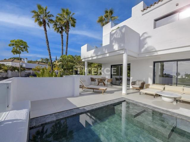 Apartamentos Dúplex y Áticos en Estepona El Paraíso